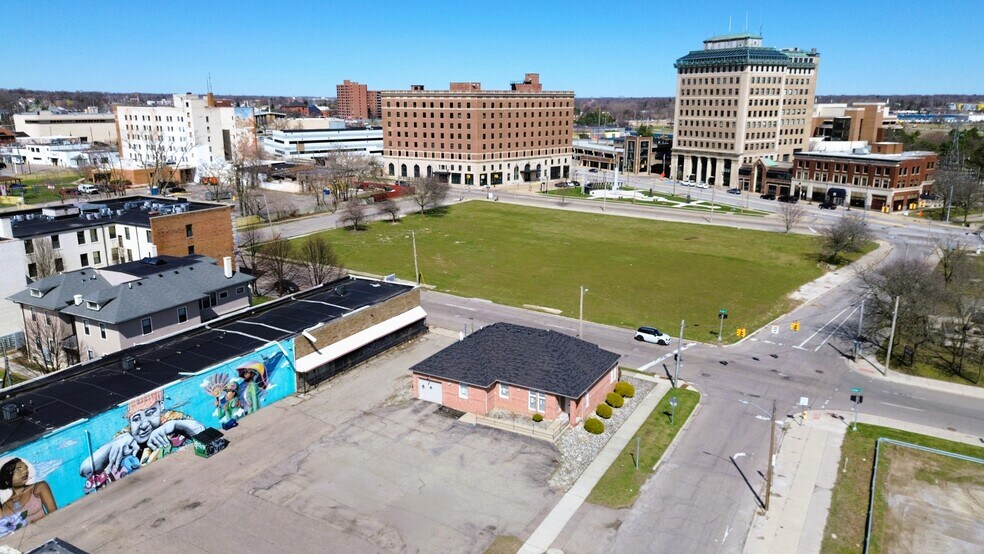 401 Garland St, Flint, MI à vendre - Photo du bâtiment - Image 3 de 14