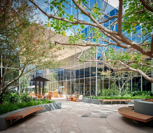 Plus de détails pour 345 N Maple Dr, Beverly Hills, CA - Bureau à louer