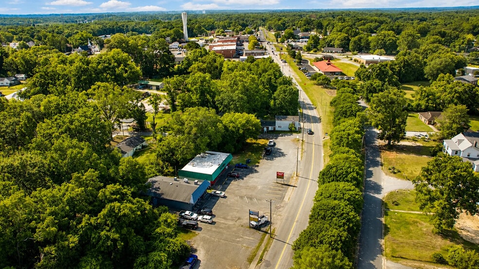 205 N Main St, Belton, SC for sale - Building Photo - Image 2 of 8