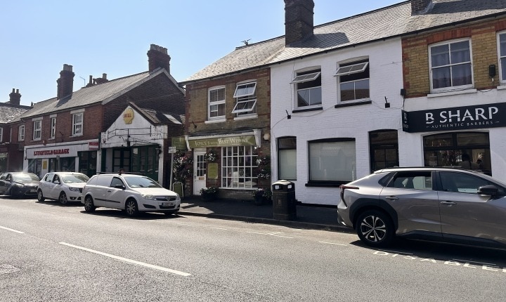 30 High St, Lingfield for lease - Building Photo - Image 3 of 4