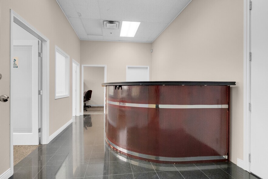 9288 120 St, Surrey, BC à louer - Photo intérieure - Image 2 de 13