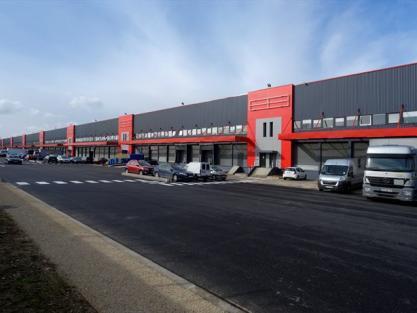 Industrial in Le Blanc-Mesnil for lease - Building Photo - Image 2 of 18