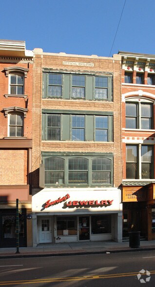 849 Chapel St, New Haven, CT à vendre - Photo principale - Image 1 de 2