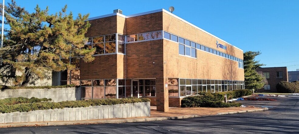 9 Hdsn Vly Prof Plz, Newburgh, NY à vendre - Photo du bâtiment - Image 2 de 9