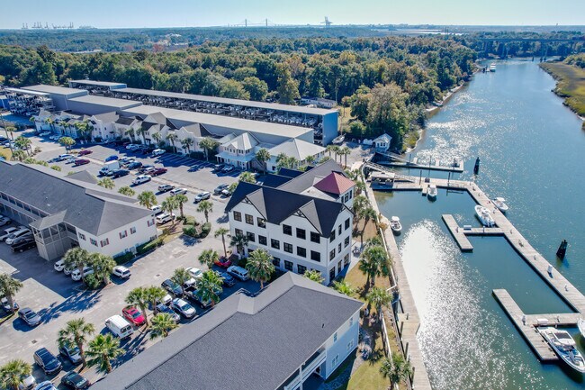 Plus de détails pour 670 Marina Dr, Charleston, SC - Bureau à louer