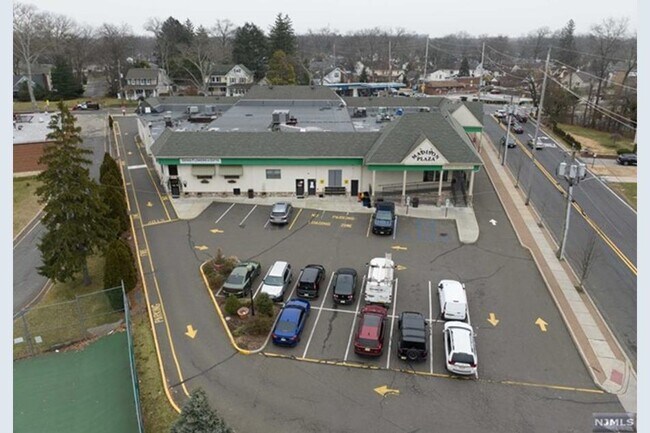 Plus de détails pour 185 D, New Milford, NJ - Commerce de détail à louer