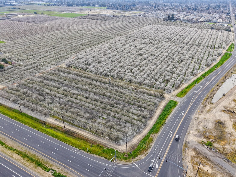 1441 Bangs Ave, Modesto, CA for sale - Building Photo - Image 2 of 6