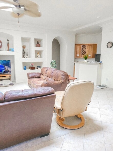 28428 N Rambling Rock Ct, Wittmann, AZ for sale - Interior Photo - Image 2 of 8