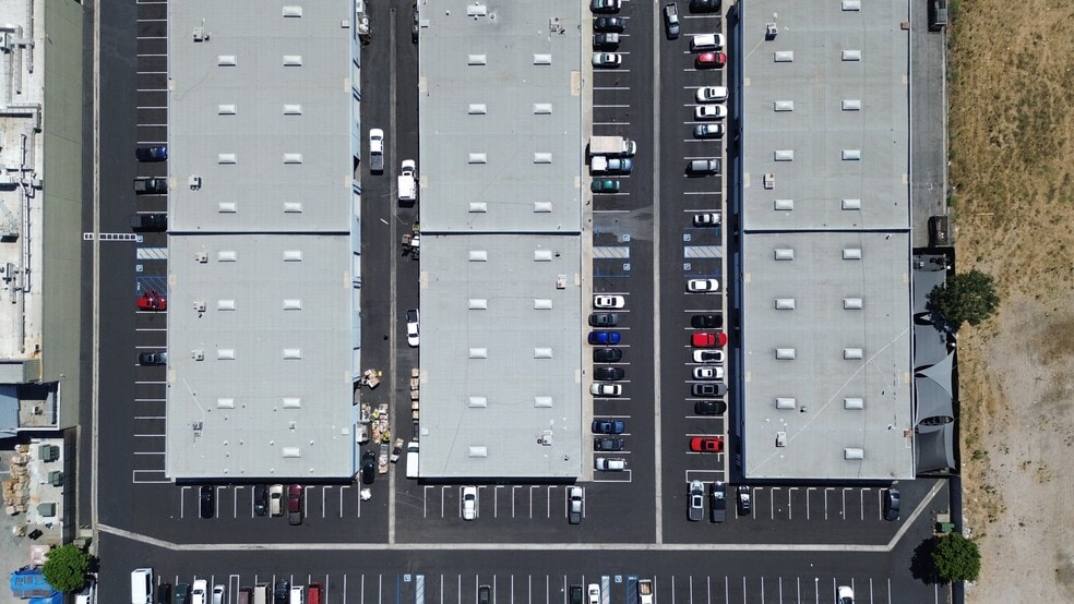 4901 Patata St, Cudahy, CA à louer - Photo du bâtiment - Image 3 de 8