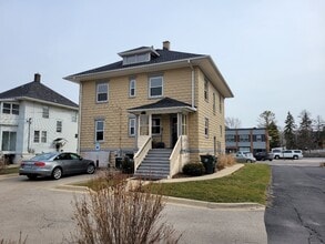117 W Willow Ave, Wheaton, IL for lease Building Photo- Image 2 of 13