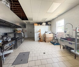 174 Hamilton Rd, London, ON for lease Interior Photo- Image 2 of 6