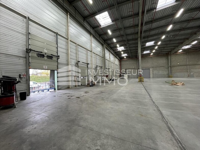 Industrial in Roissy-en-Brie for lease - Interior Photo - Image 2 of 7