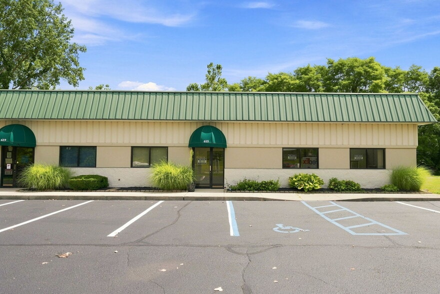 615-619 Commerce Rd, Richmond, IN for lease - Building Photo - Image 3 of 33
