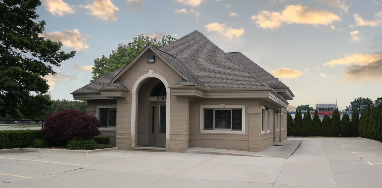 30555 Hoover Rd, Warren, MI à vendre Photo du bâtiment- Image 1 de 11