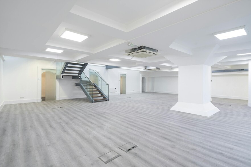 58 Farringdon Rd, London for lease - Interior Photo - Image 3 of 10
