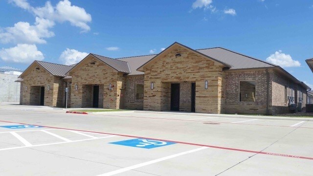5899 Preston Rd, Frisco, TX à louer - Photo du bâtiment - Image 1 de 8