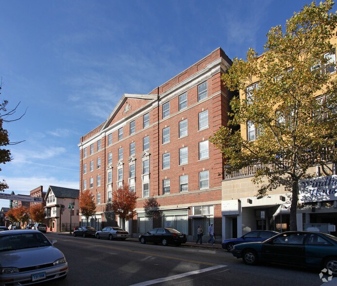 819-833 Main St, Willimantic, CT à vendre - Photo du bâtiment - Image 2 de 30