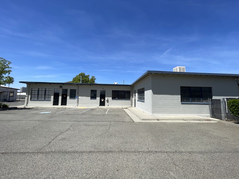 5910 Price Ave, Mcclellan, CA for lease - Building Photo - Image 1 of 4