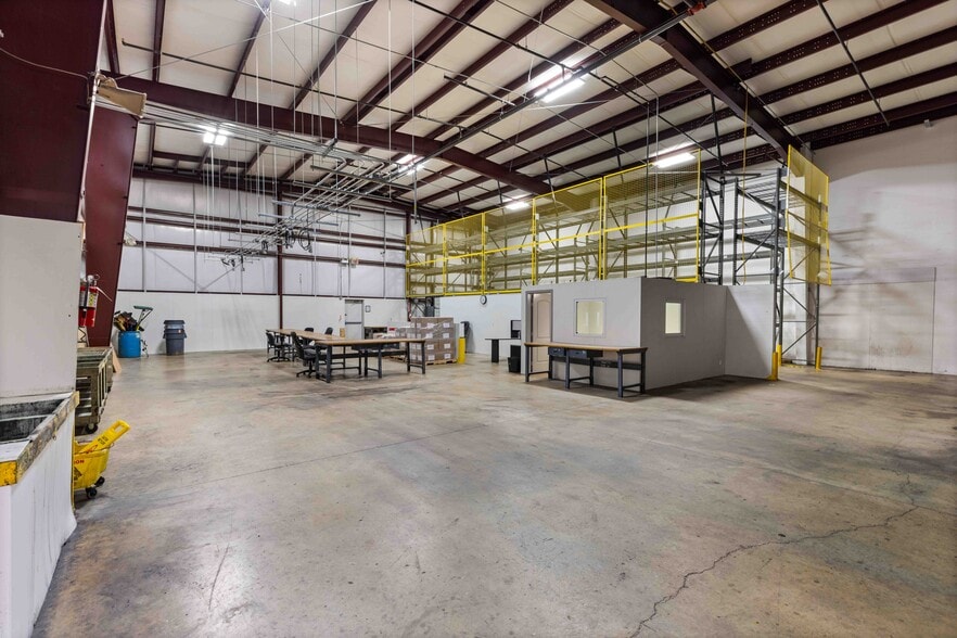 909 Shaver St, Pasadena, TX for lease - Interior Photo - Image 3 of 8