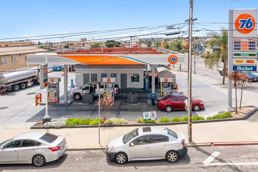 210 S Gaffey St, San Pedro, CA à vendre - Photo du bâtiment - Image 2 de 7