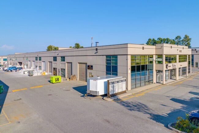 Plus de détails pour 8322 130th St, Surrey, BC - Industriel à vendre