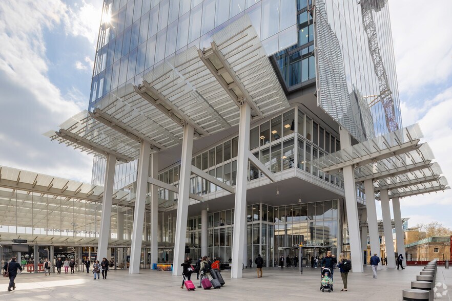 32 London Bridge St, Londres à louer - Photo du bâtiment - Image 2 de 21