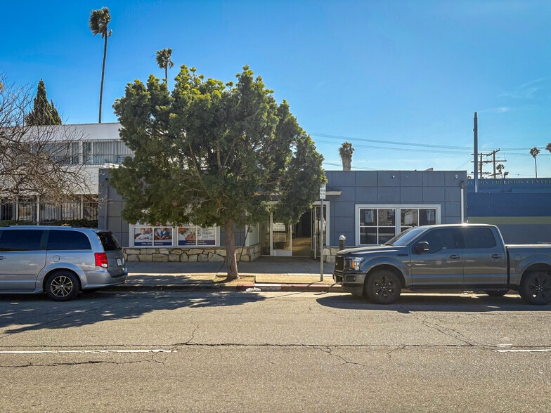 5208 W Pico Blvd, Los Angeles, CA for sale - Building Photo - Image 2 of 8