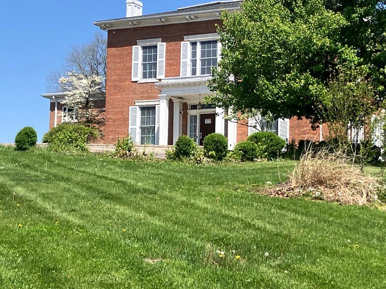2 Ferncliff Pl, Springfield, OH à louer - Photo du bâtiment - Image 3 de 4