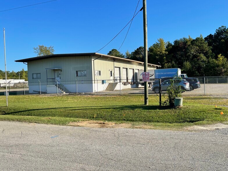 2982 Republic Ave, Florence, SC à louer - Photo du bâtiment - Image 2 de 2
