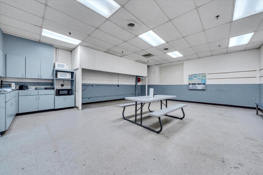 650 Frith Dr, Ridgeway, VA à louer - Photo intérieure - Image 3 de 42