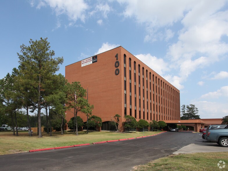 100 North Fwy, Conroe, TX à louer - Photo du bâtiment - Image 3 de 14