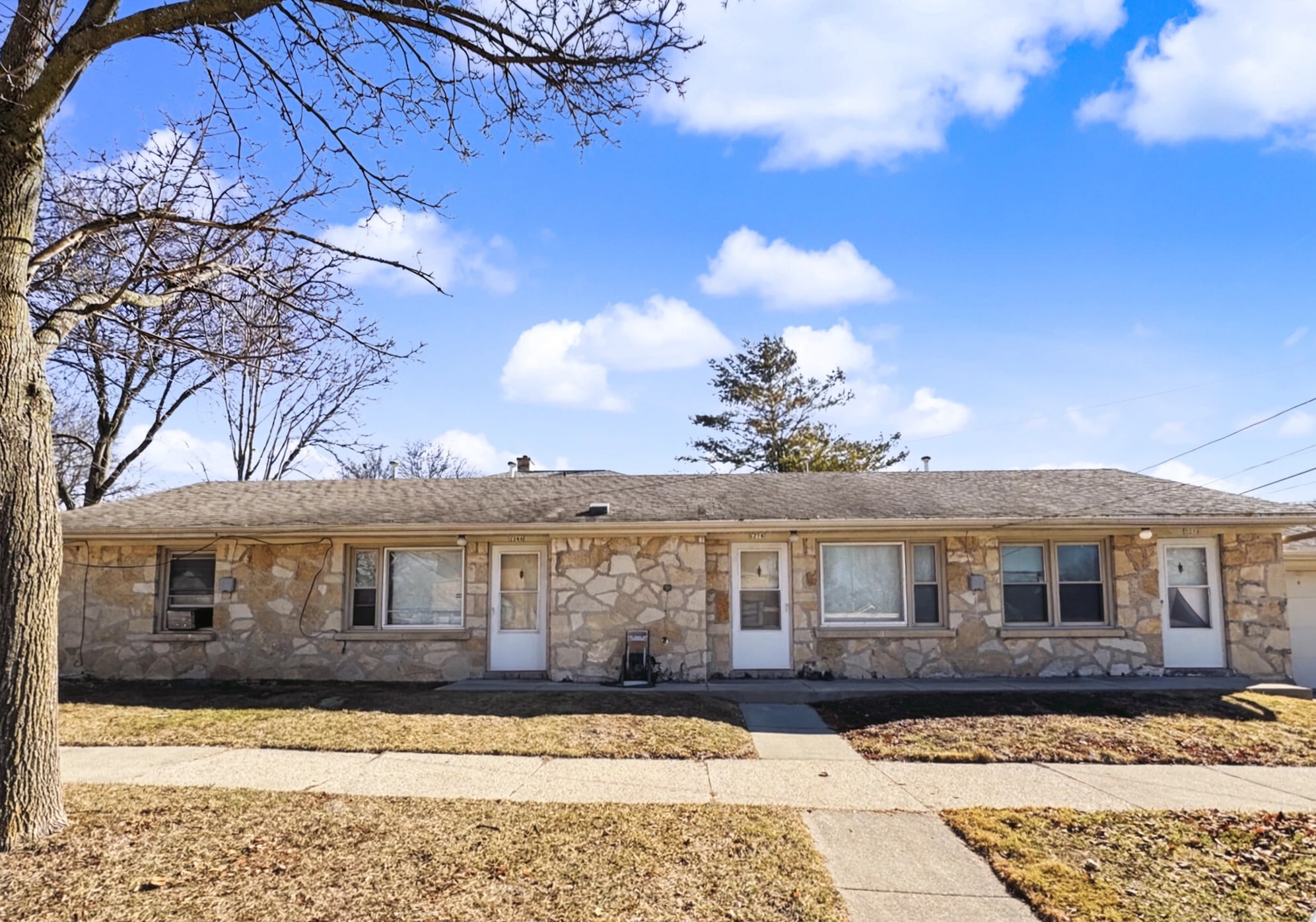 2276 N 94th St, Wauwatosa, WI for sale Primary Photo- Image 1 of 11