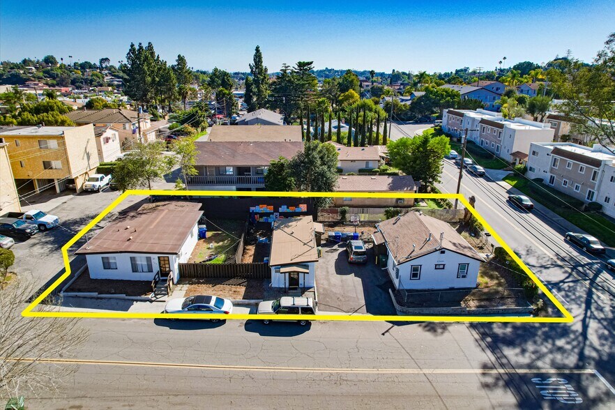 537 De Luz Rd, Fallbrook, CA à vendre - Photo du bâtiment - Image 2 de 11