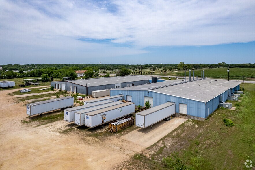 1300 E 4th St, Taylor, TX à vendre - Photo du bâtiment - Image 3 de 7