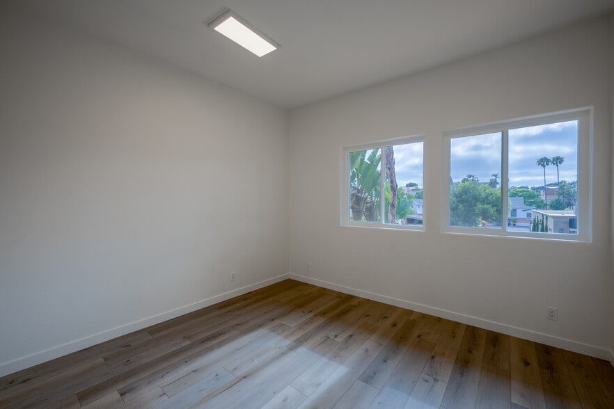 829 2nd St, Encinitas, CA for lease - Building Photo - Image 2 of 9