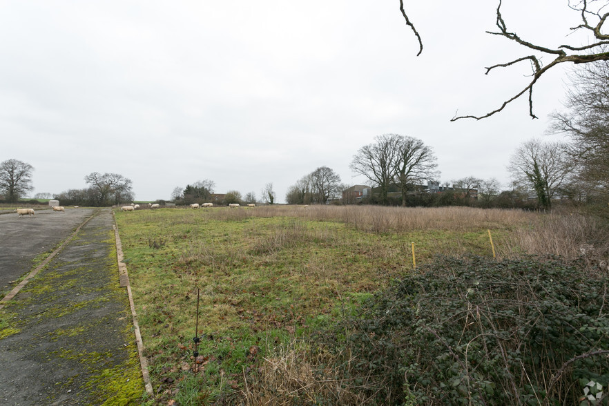 George Smith Way, Yeovil for sale - Primary Photo - Image 1 of 4