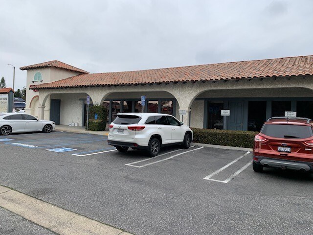 17682 Beach Blvd, Huntington Beach, CA à louer Photo du bâtiment- Image 1 de 10