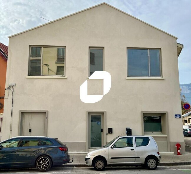 Bureau dans Grenoble à louer - Photo du bâtiment - Image 2 de 20