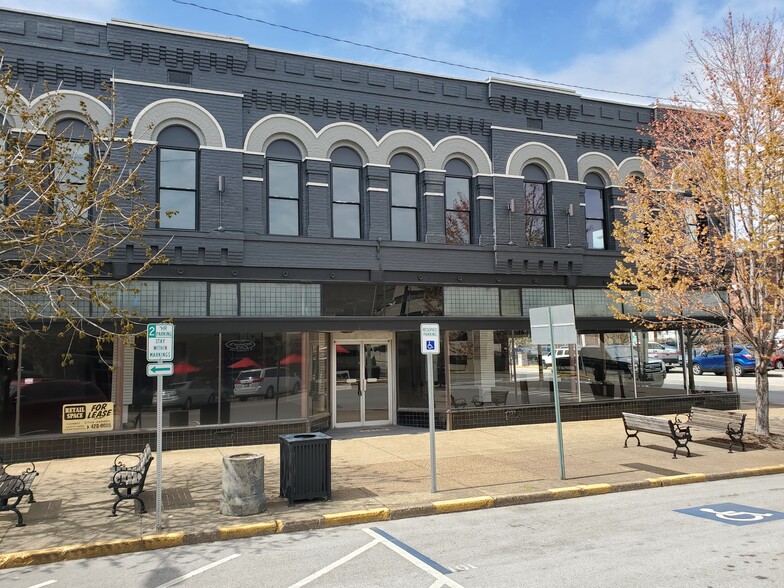 101 SE 4th St, Evansville, IN à vendre - Photo du bâtiment - Image 1 de 1