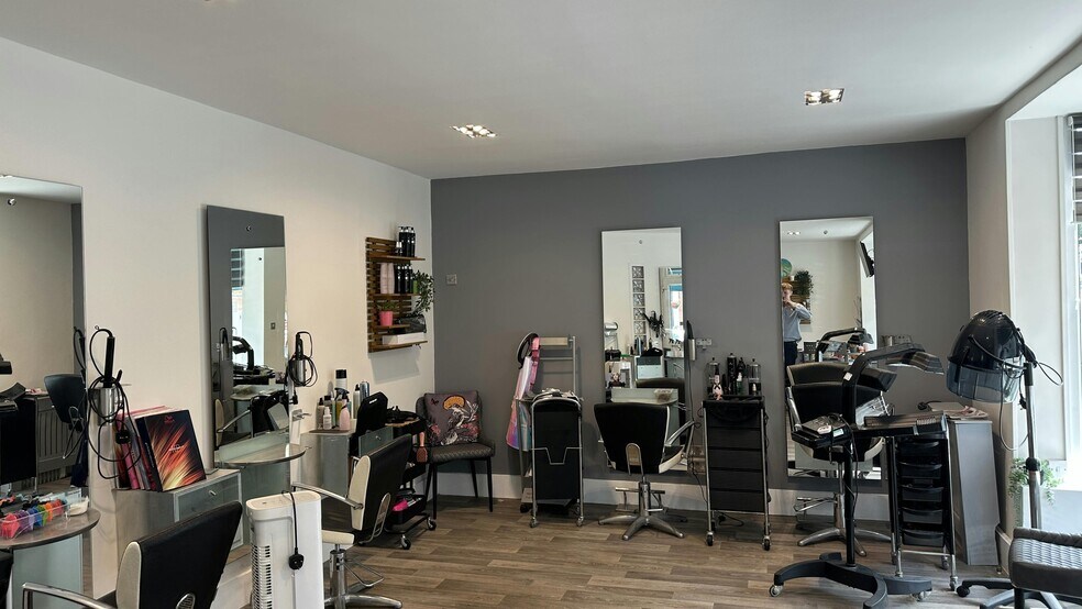 4 Park Rd, Kenilworth à vendre - Photo du bâtiment - Image 2 de 11