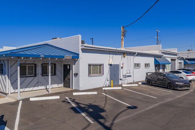 Plus de détails pour 2350 W Holly St, Phoenix, AZ - Industriel à louer