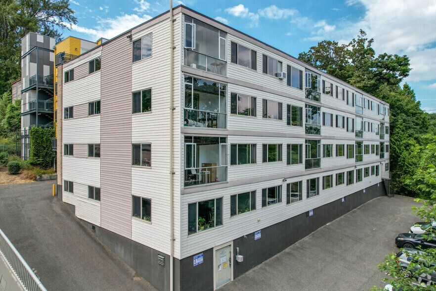 2233 NE 46th St, Seattle, WA à vendre - Photo du bâtiment - Image 3 de 26