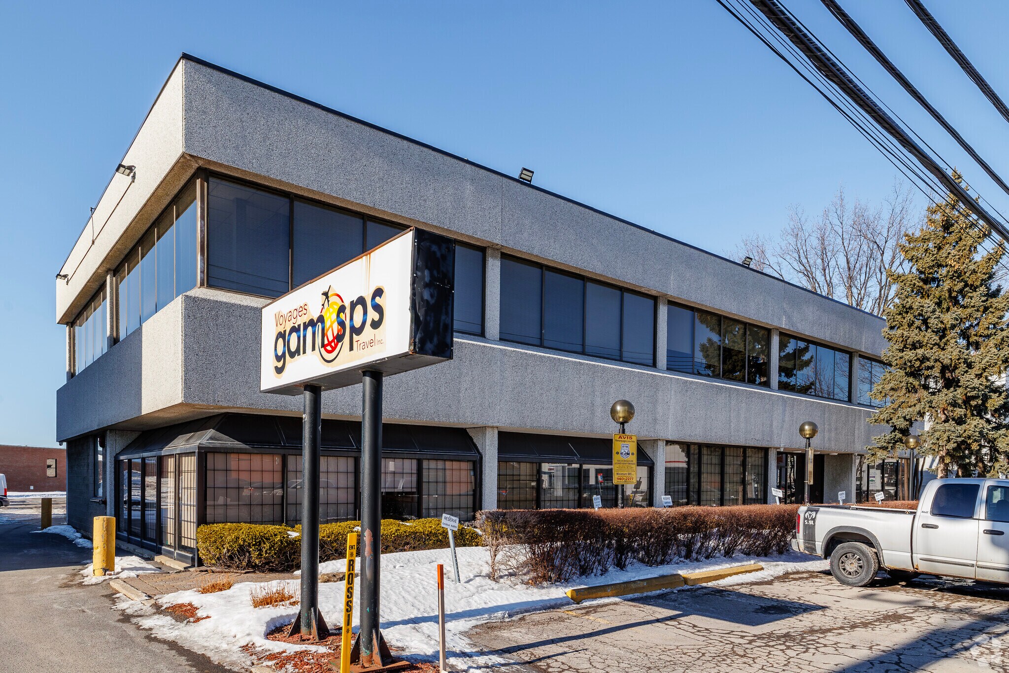 5415 Rue Paré, Mt Royal, QC for lease Primary Photo- Image 1 of 6