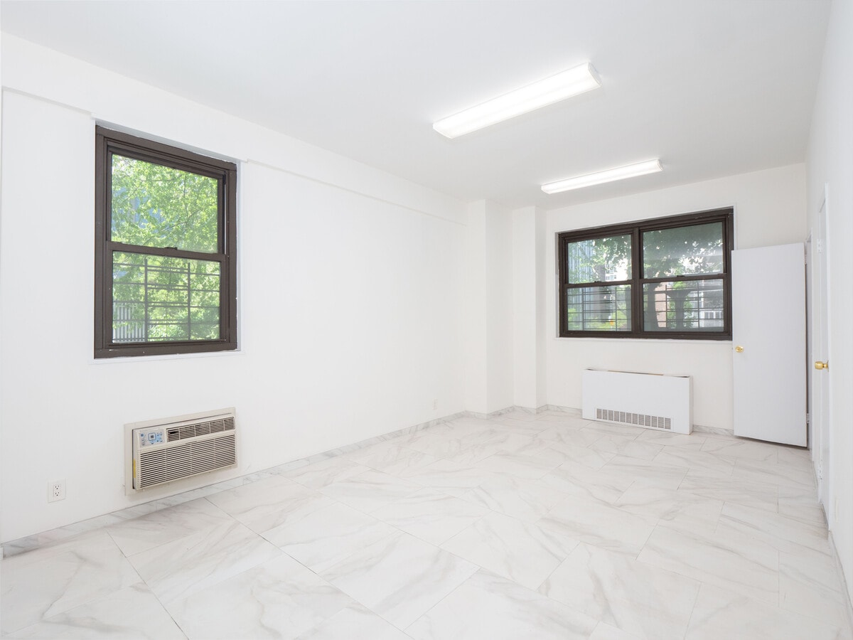 140 West End Ave, New York, NY 10023 - Unit 1G - - Interior Photo - Image 2 of 8