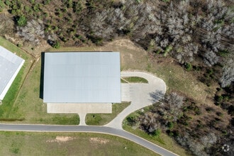 1060 Commerce Dr, Farwell, MI - AERIAL  map view