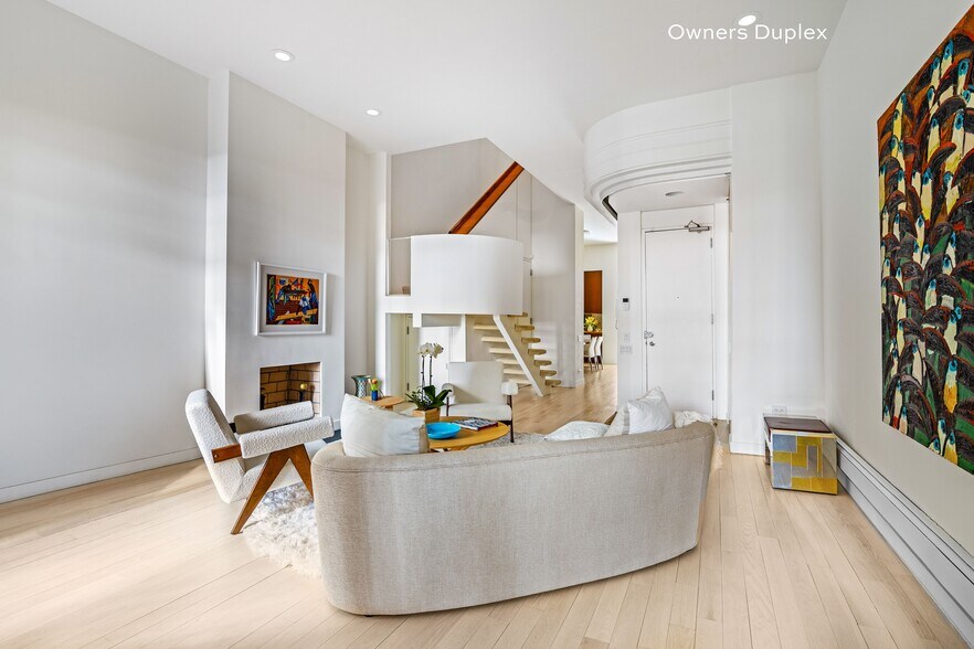 13 W 89th St, New York, NY for sale - Interior Photo - Image 2 of 14