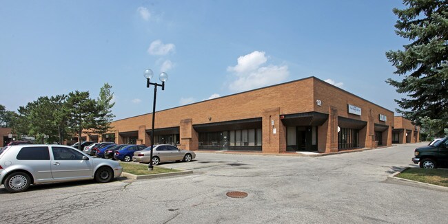 Plus de détails pour 12 Falconer Dr, Mississauga, ON - Commerce de détail à vendre