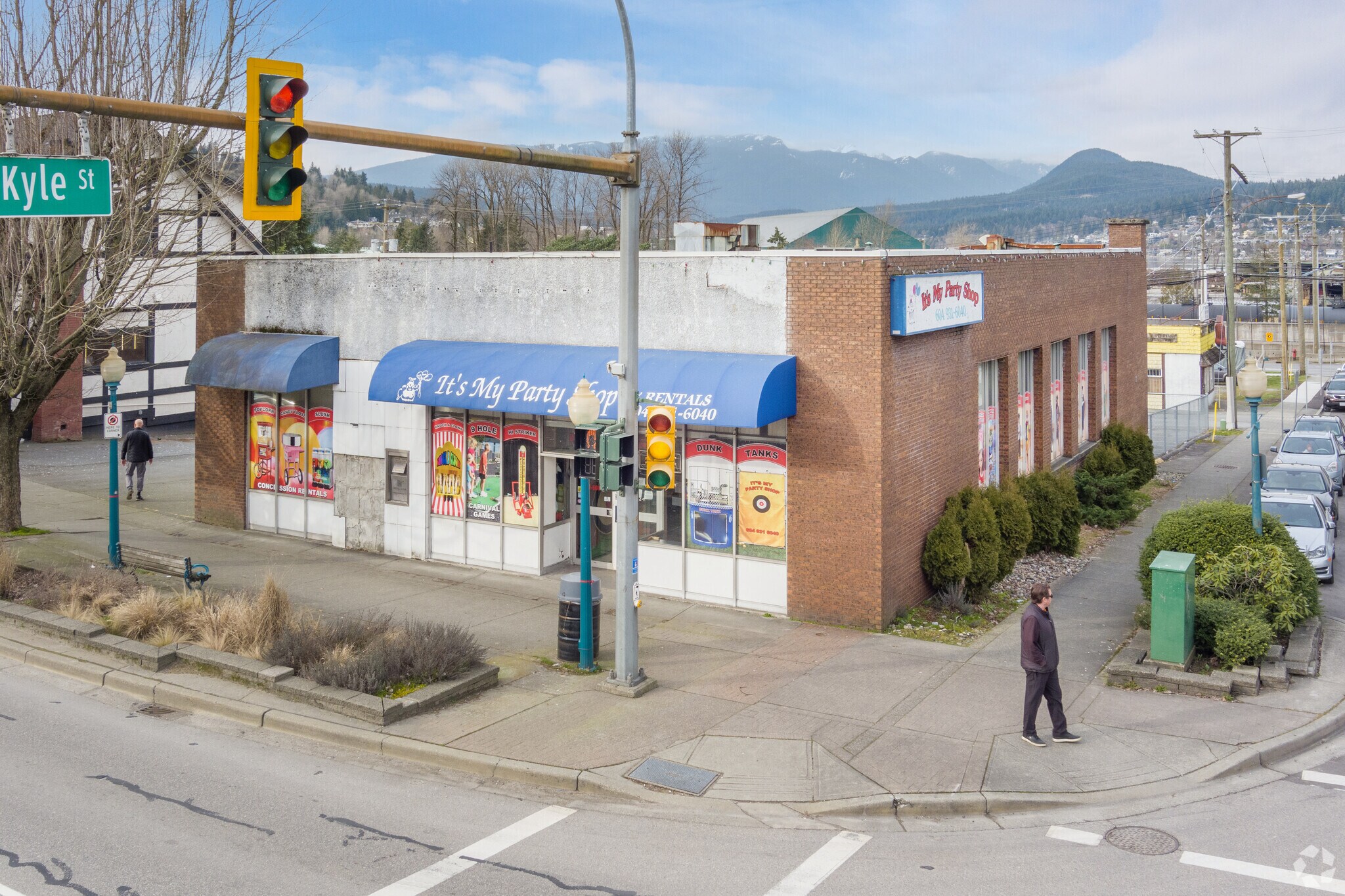 2424 St Johns St, Port Moody, BC à vendre Photo du bâtiment- Image 1 de 1