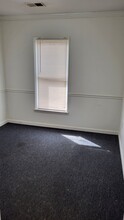 382 Harden St, Burlington, NC for lease Interior Photo- Image 2 of 14