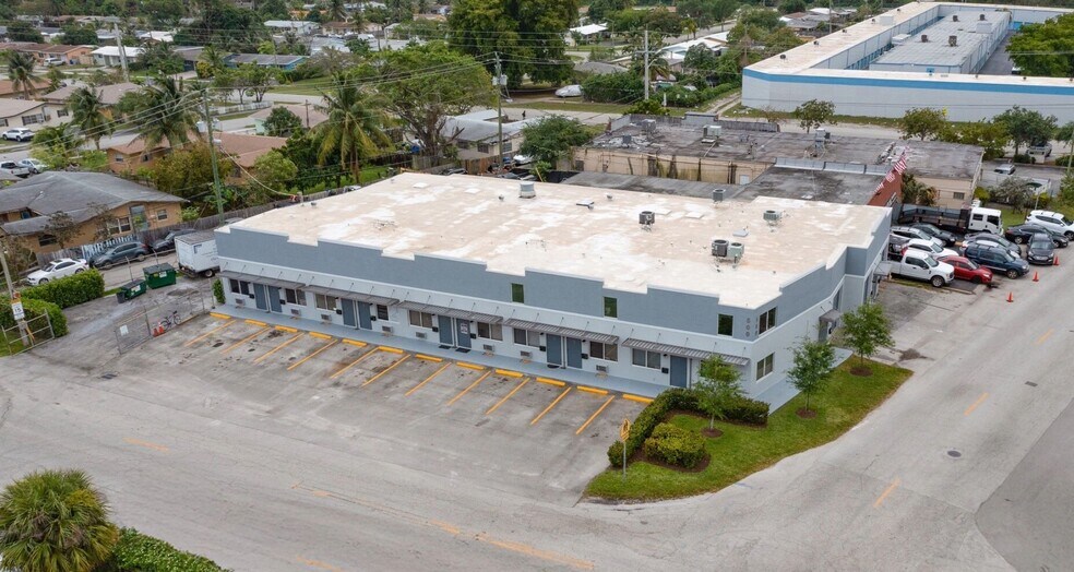 500 NE 25th St, Pompano Beach, FL à louer - Photo du bâtiment - Image 1 de 39
